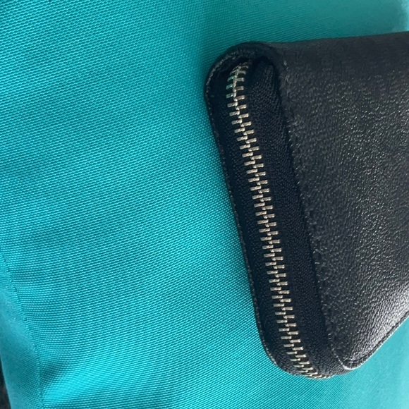 Michael Kors wallet - Picture 9 of 10